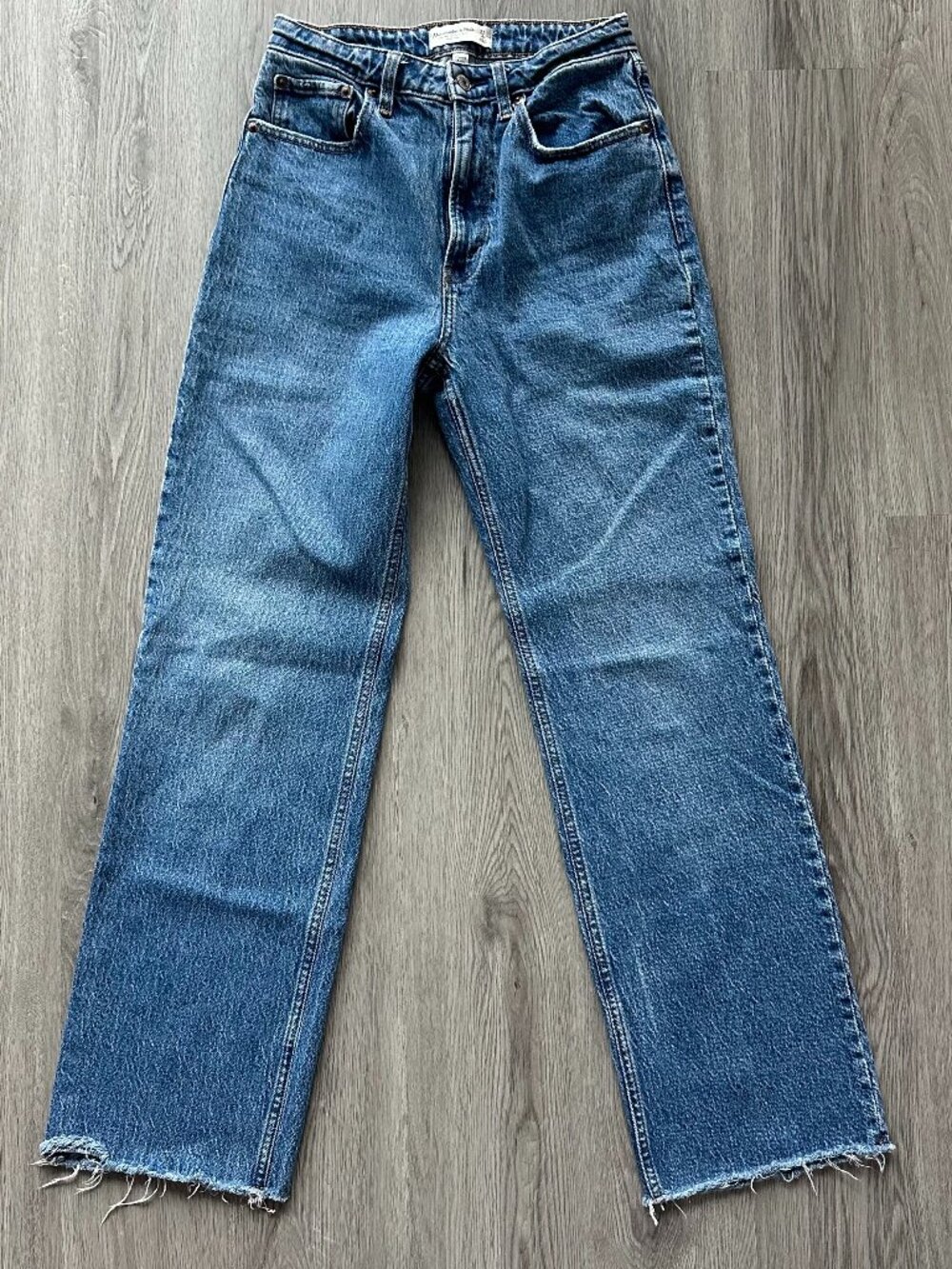 Abercrombie & Fitch, The 90's Relaxed High Rise Jean, Size 27 Curve Love